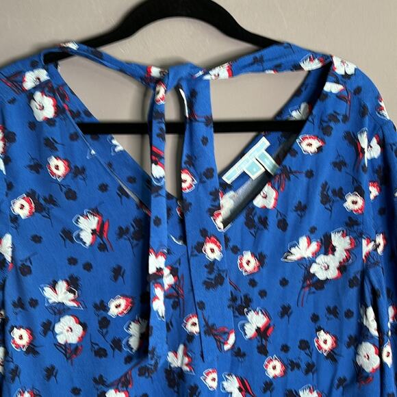 Draper James Blue Floral Flowy Blouse Tied Neckline Size 4 - Picture 2 of 9